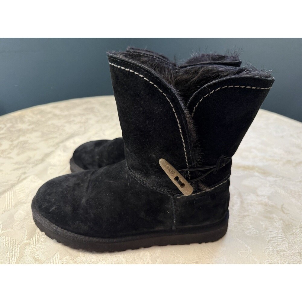UGG Australia Black Suede Meadow Boots Sheepskin Toggle Size 7 Women's